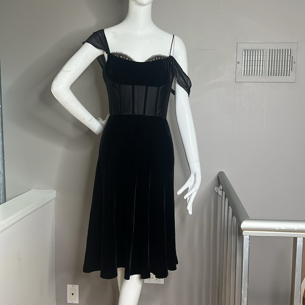 Badgley Mischka Sz 4 Black Velvet Adjustable Corset Evening Dress